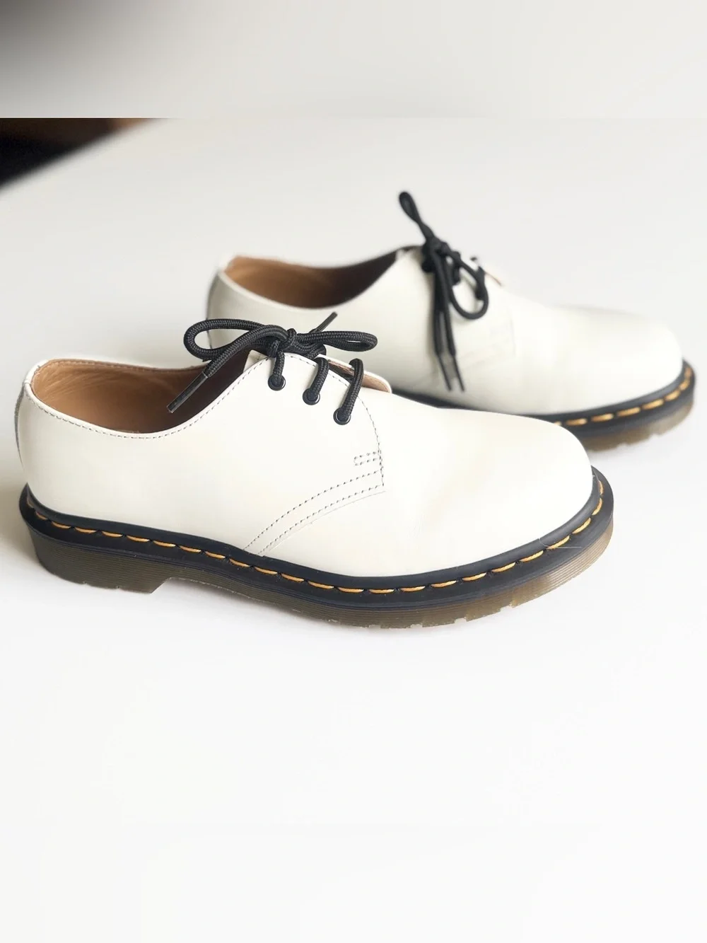 Doc Dr Martens SIZE 7 white 1461 leather Oxford shoes